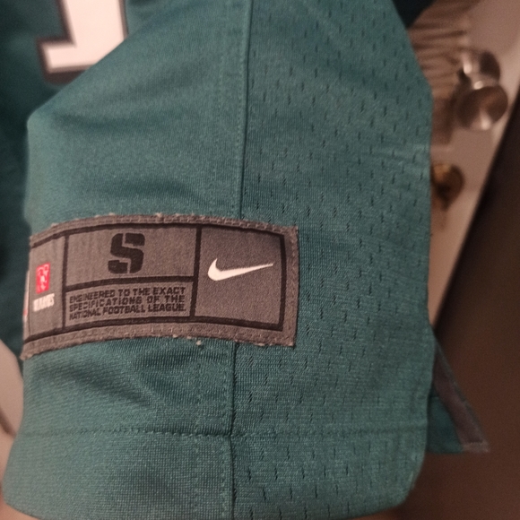 Nike fhiladelpia eagles jersey Wentz 11 player onfieldsize small Fits Medium - Picture 12 of 13